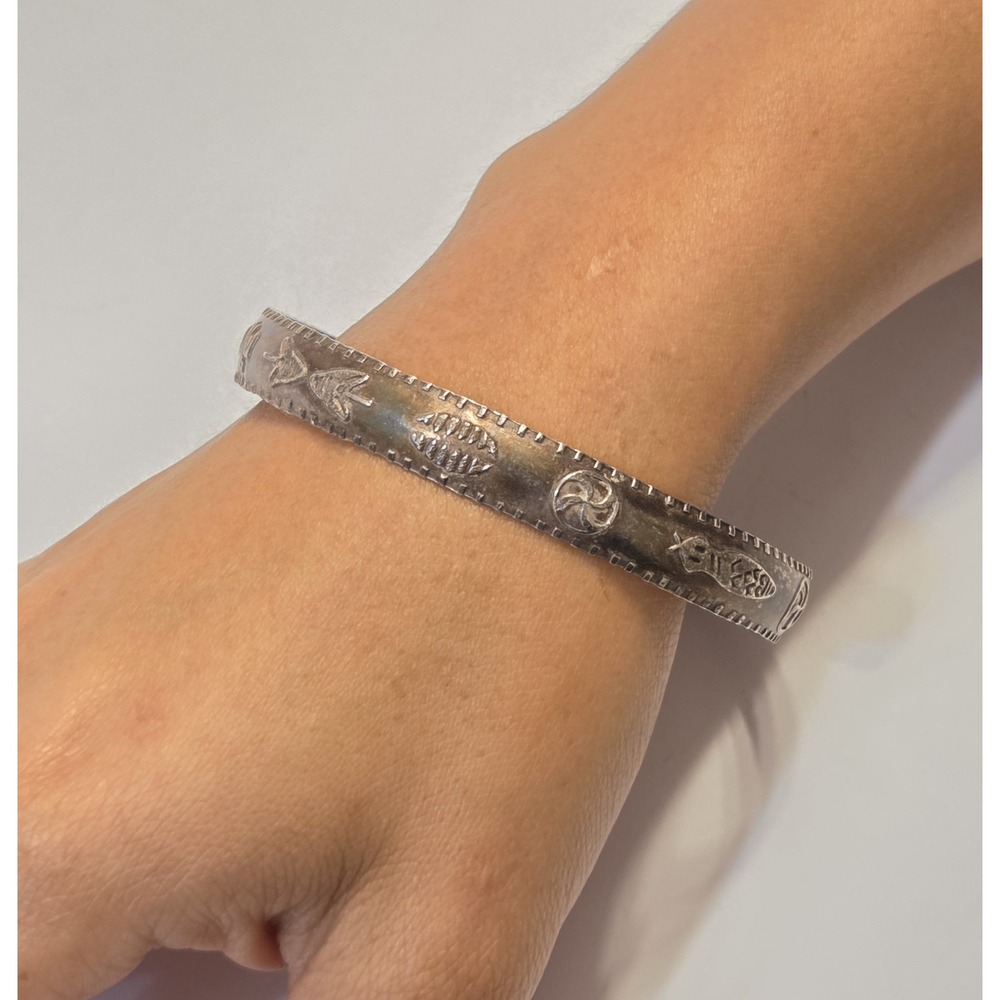 Vintage C. 1940s Navajo Sterling Silver Hand Tooled Bangle Bracelet 8.25"